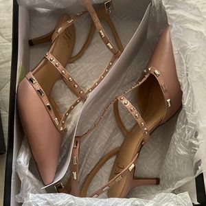 New never worn INC heels